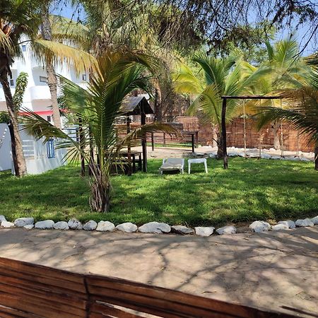 Loki Del Mar Hostel มันโกรา ภายนอก รูปภาพ