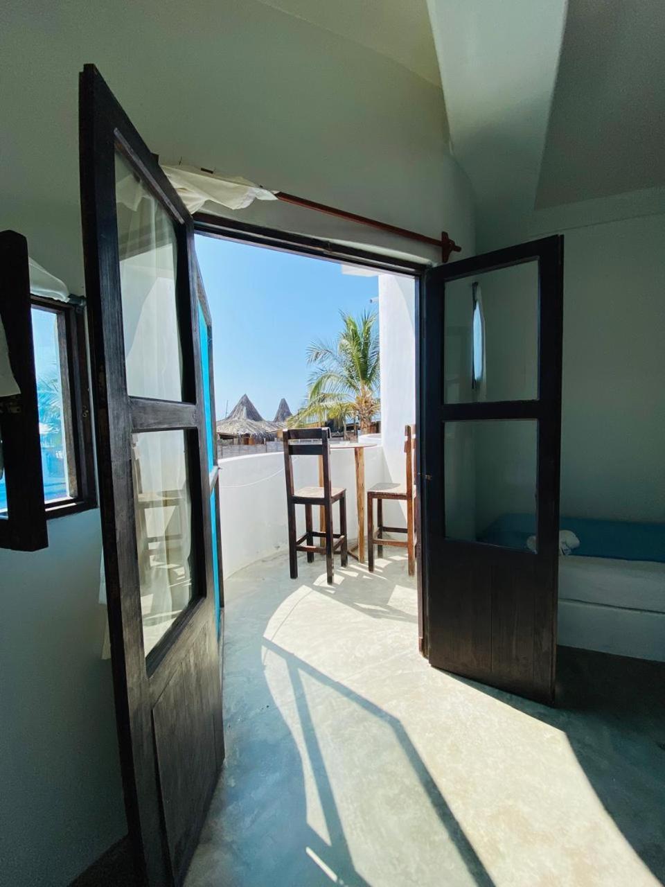 Loki Del Mar Hostel มันโกรา ภายนอก รูปภาพ