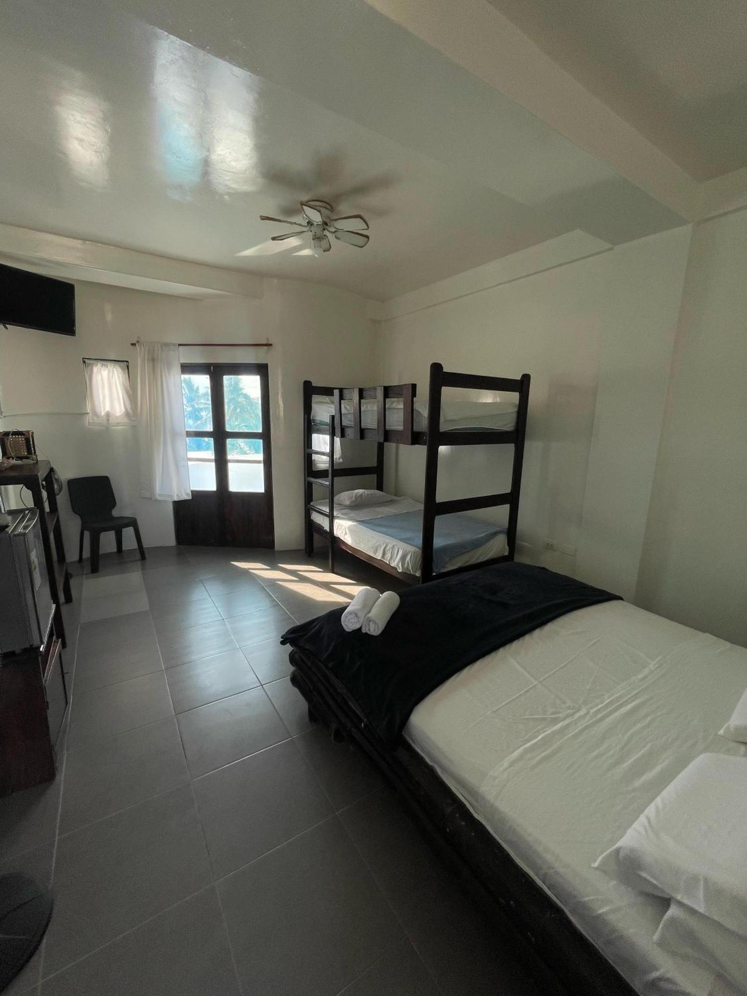 Loki Del Mar Hostel มันโกรา ภายนอก รูปภาพ