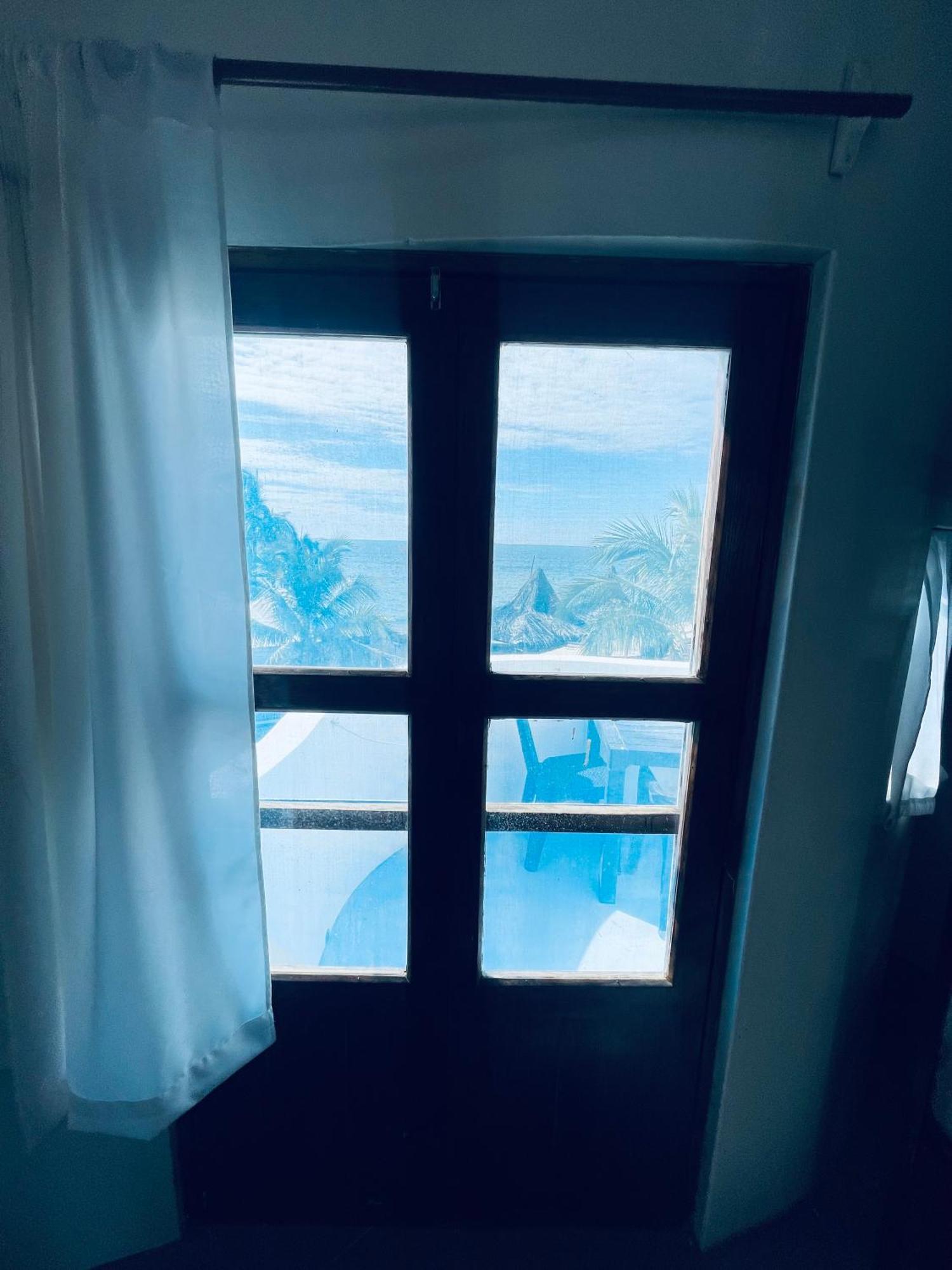Loki Del Mar Hostel มันโกรา ภายนอก รูปภาพ