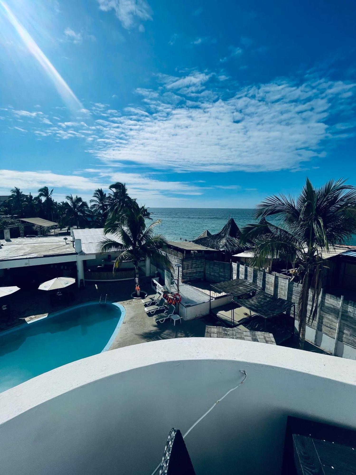 Loki Del Mar Hostel มันโกรา ภายนอก รูปภาพ