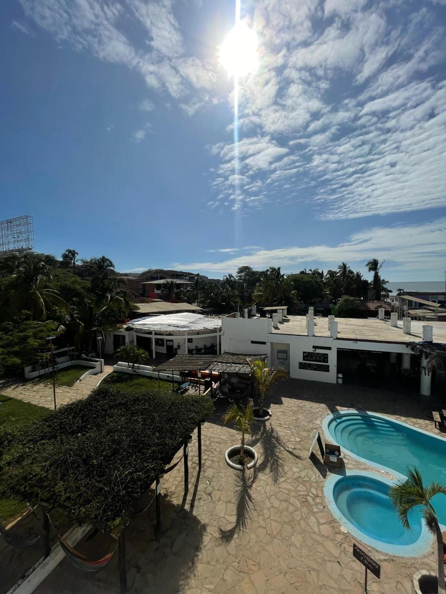 Loki Del Mar Hostel มันโกรา ภายนอก รูปภาพ