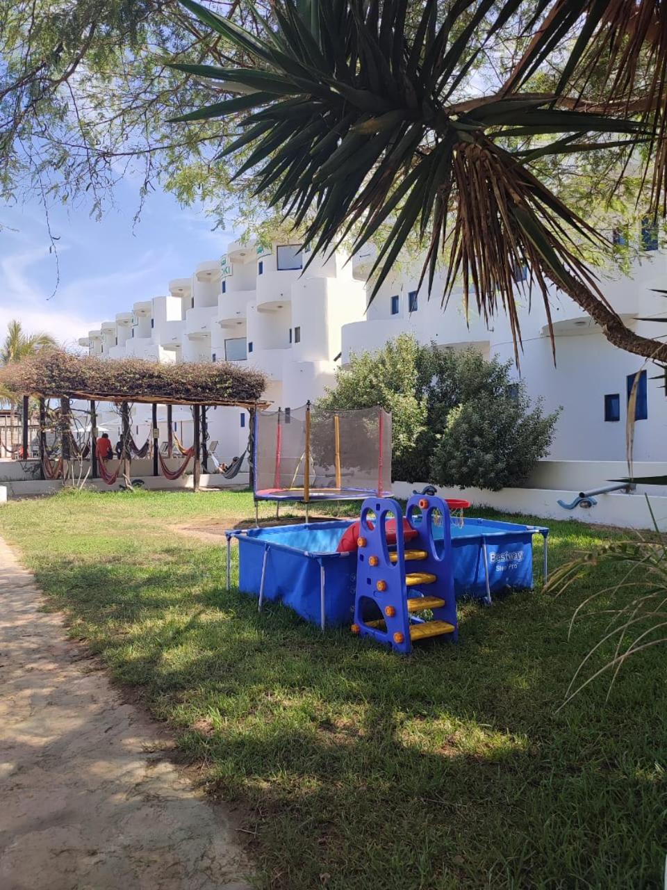 Loki Del Mar Hostel มันโกรา ภายนอก รูปภาพ