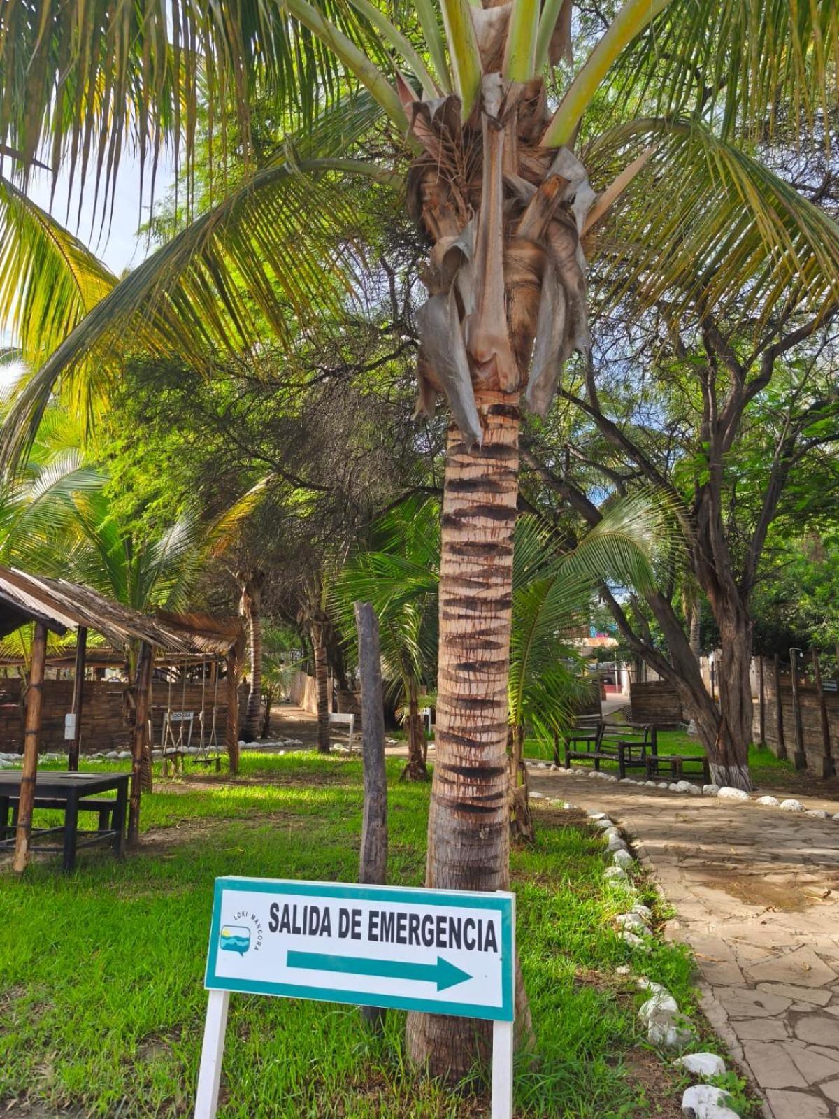 Loki Del Mar Hostel มันโกรา ภายนอก รูปภาพ