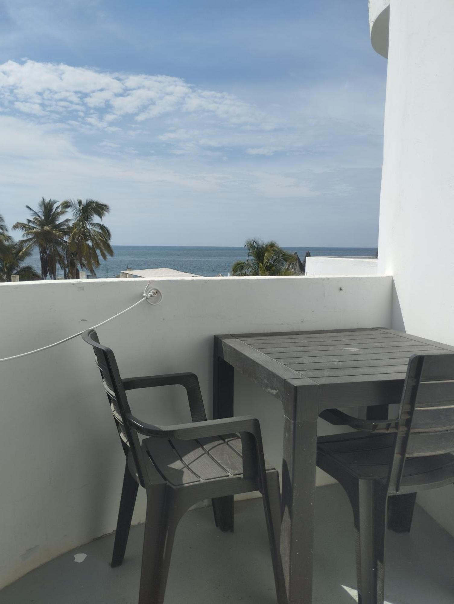 Loki Del Mar Hostel มันโกรา ภายนอก รูปภาพ